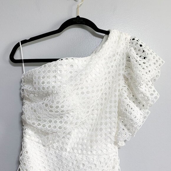 Ivory & Chain Eyelet White Ruffle Shoulder Ruched Mini Dress NWT Size 4 - Picture 3 of 13